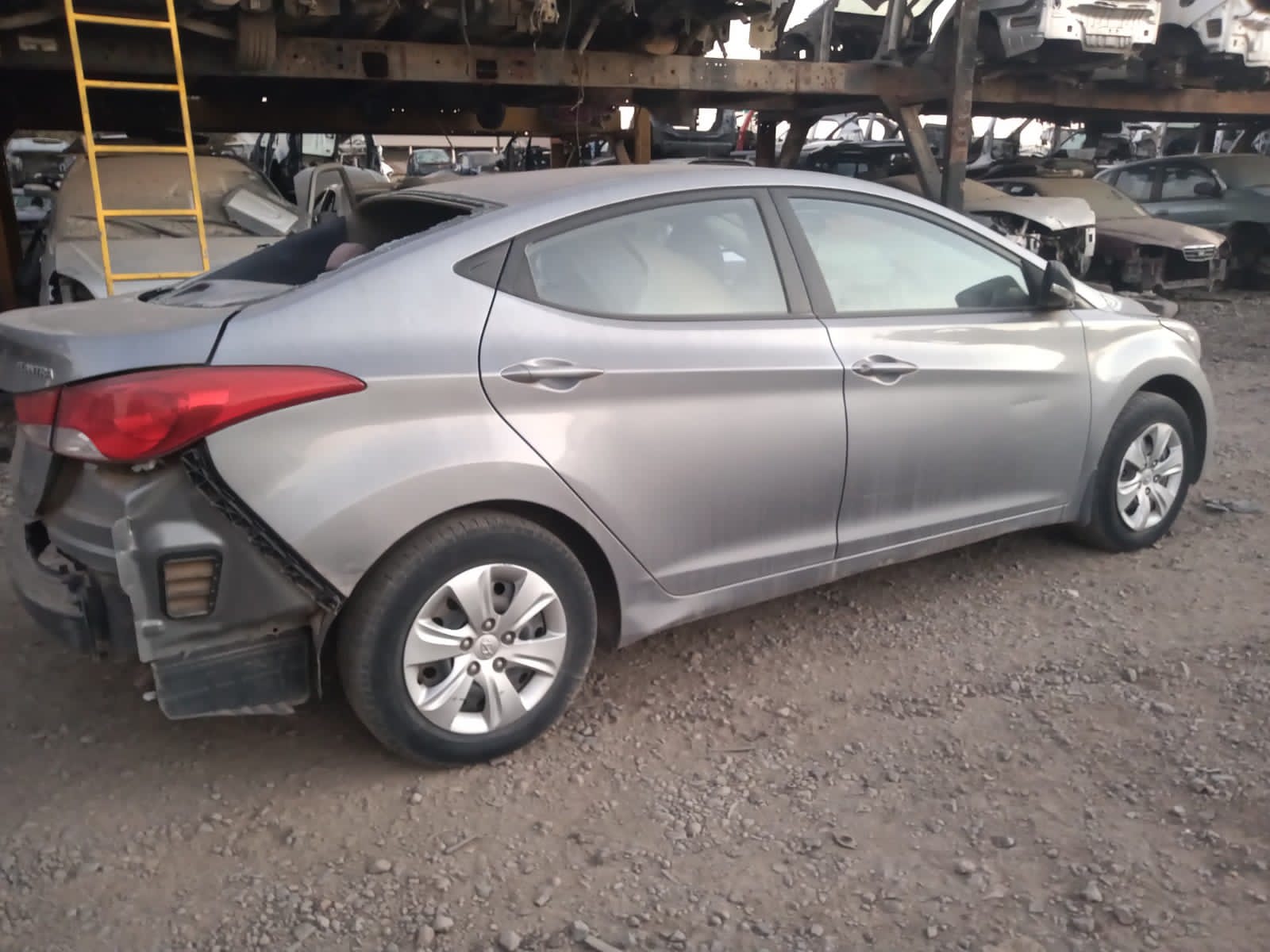  Hyundai ELANTRA 2013    EN DESARME